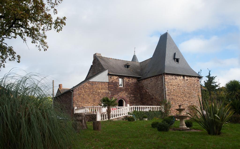 Manoir La Haie Chapeau Saint-Thurial Εξωτερικό φωτογραφία